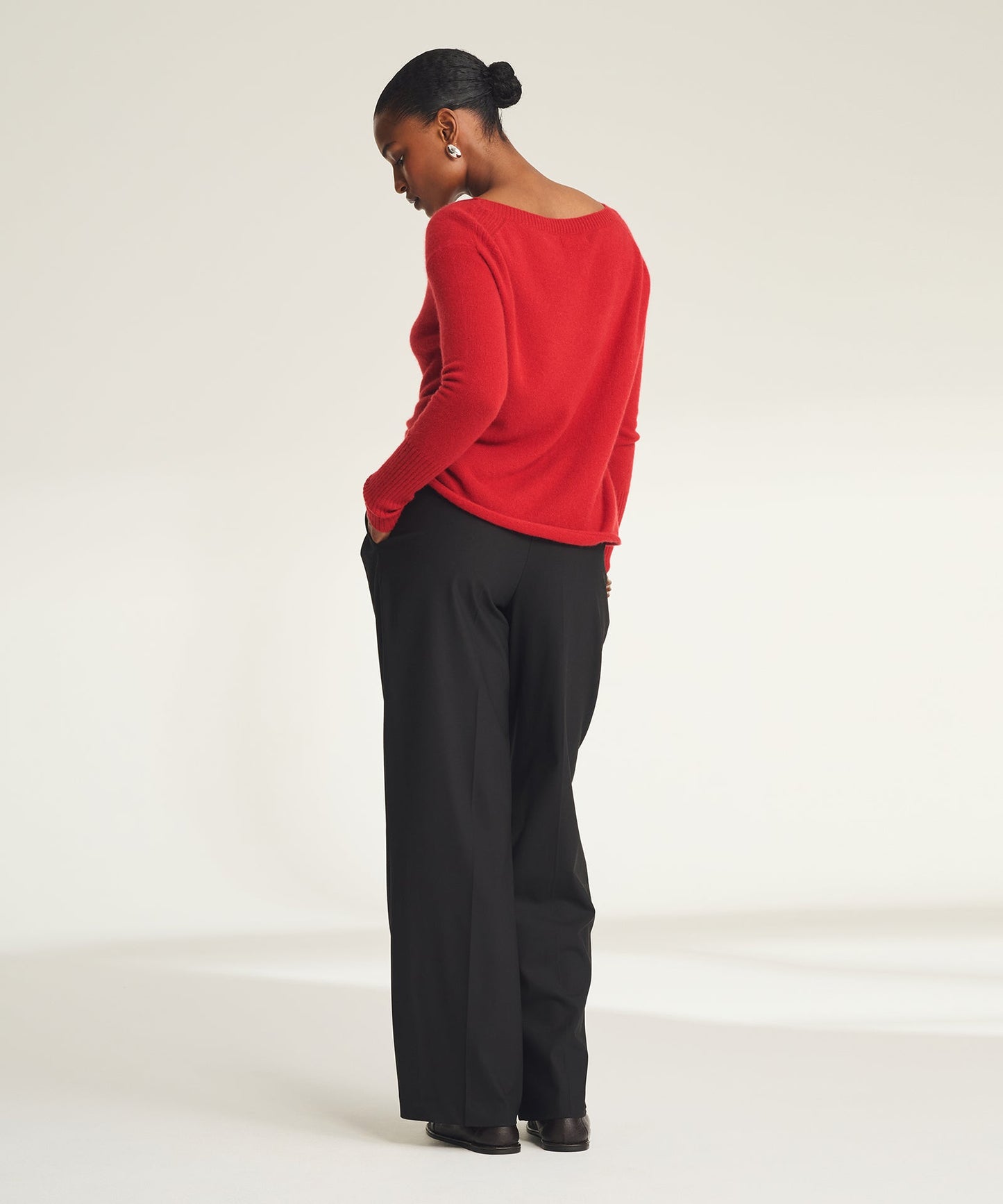 Lightweight Cashmere Boatneck Sweater