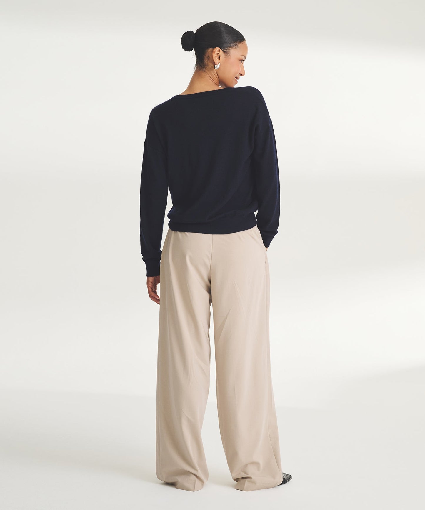 Super Fine Cashmere V-Neck