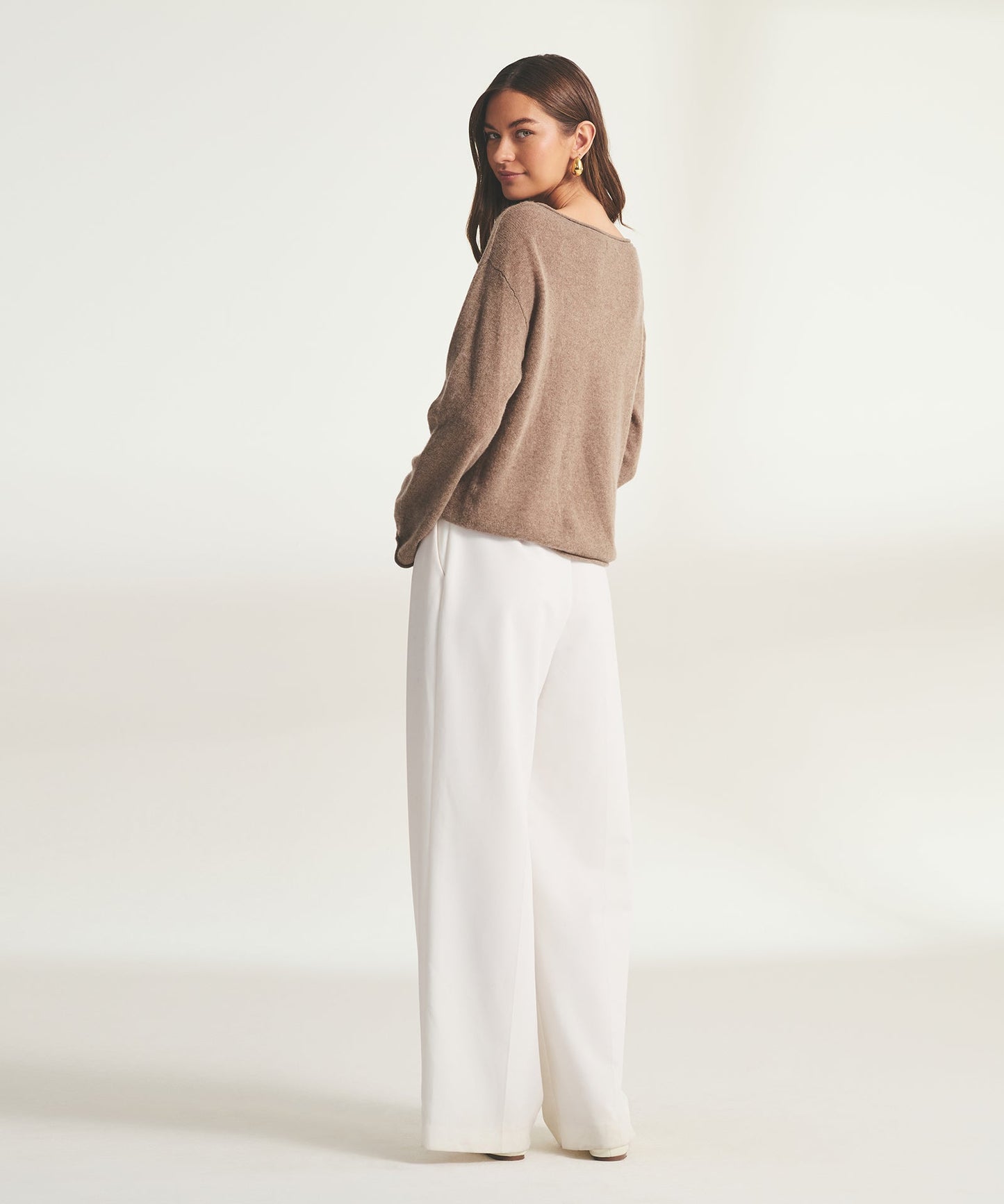 Lightweight Cashmere Relaxed Boatneck Sweater