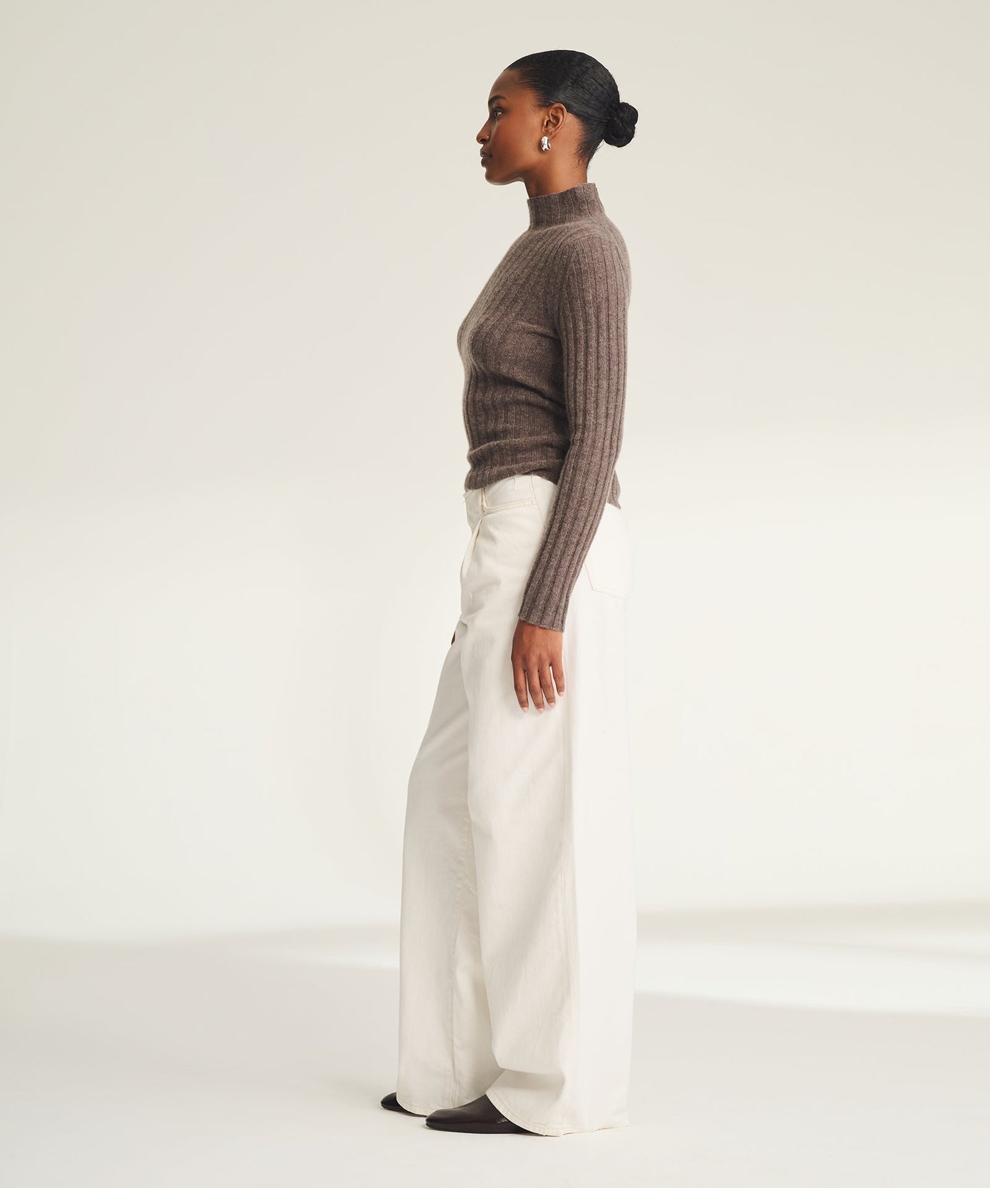 Lightweight Cashmere Ribbed Mockneck Sweater