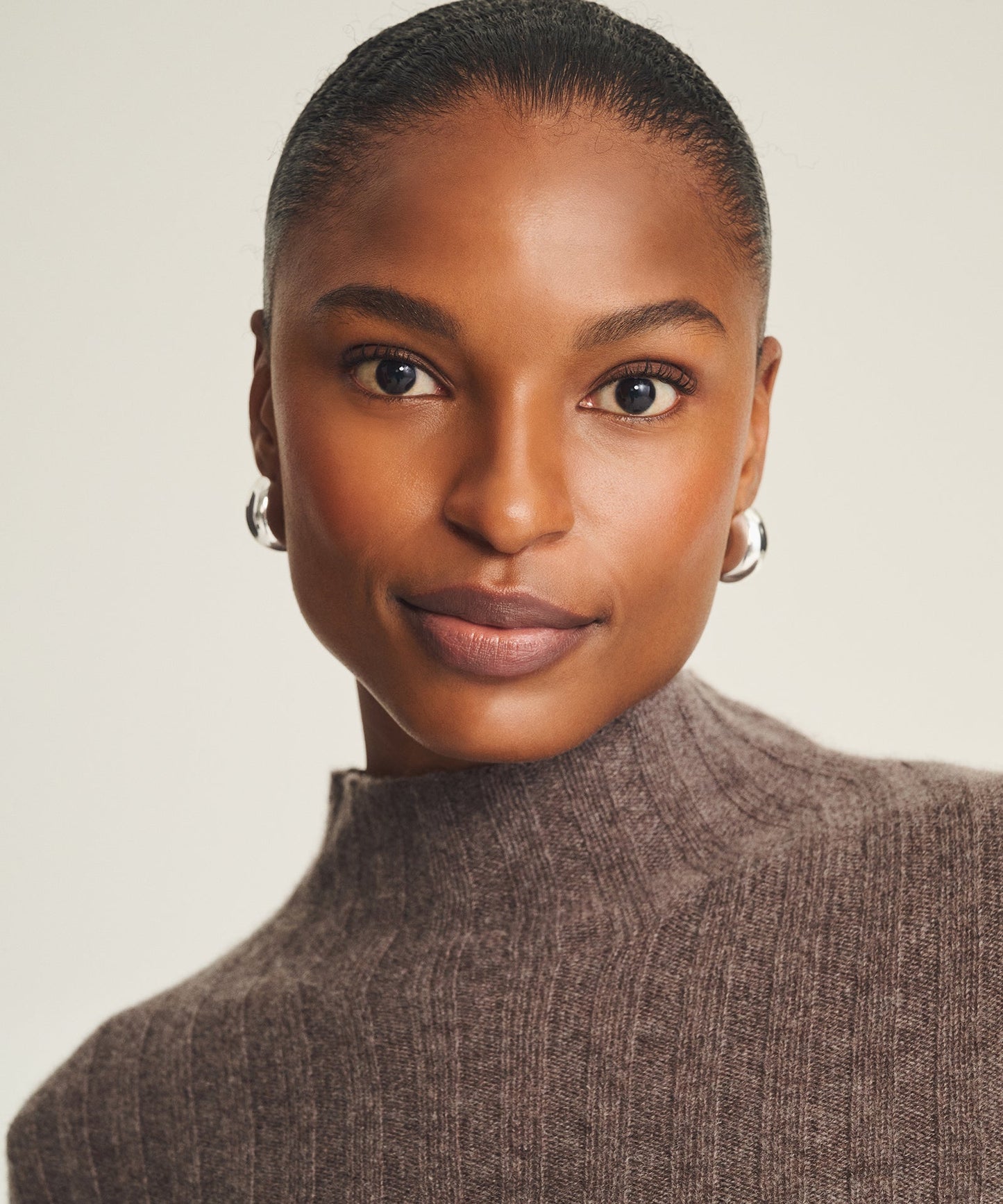 Lightweight Cashmere Ribbed Mockneck Sweater