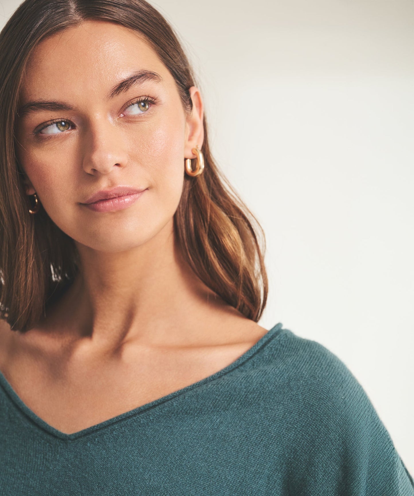 Lightweight Cashmere V-Neck Sweater