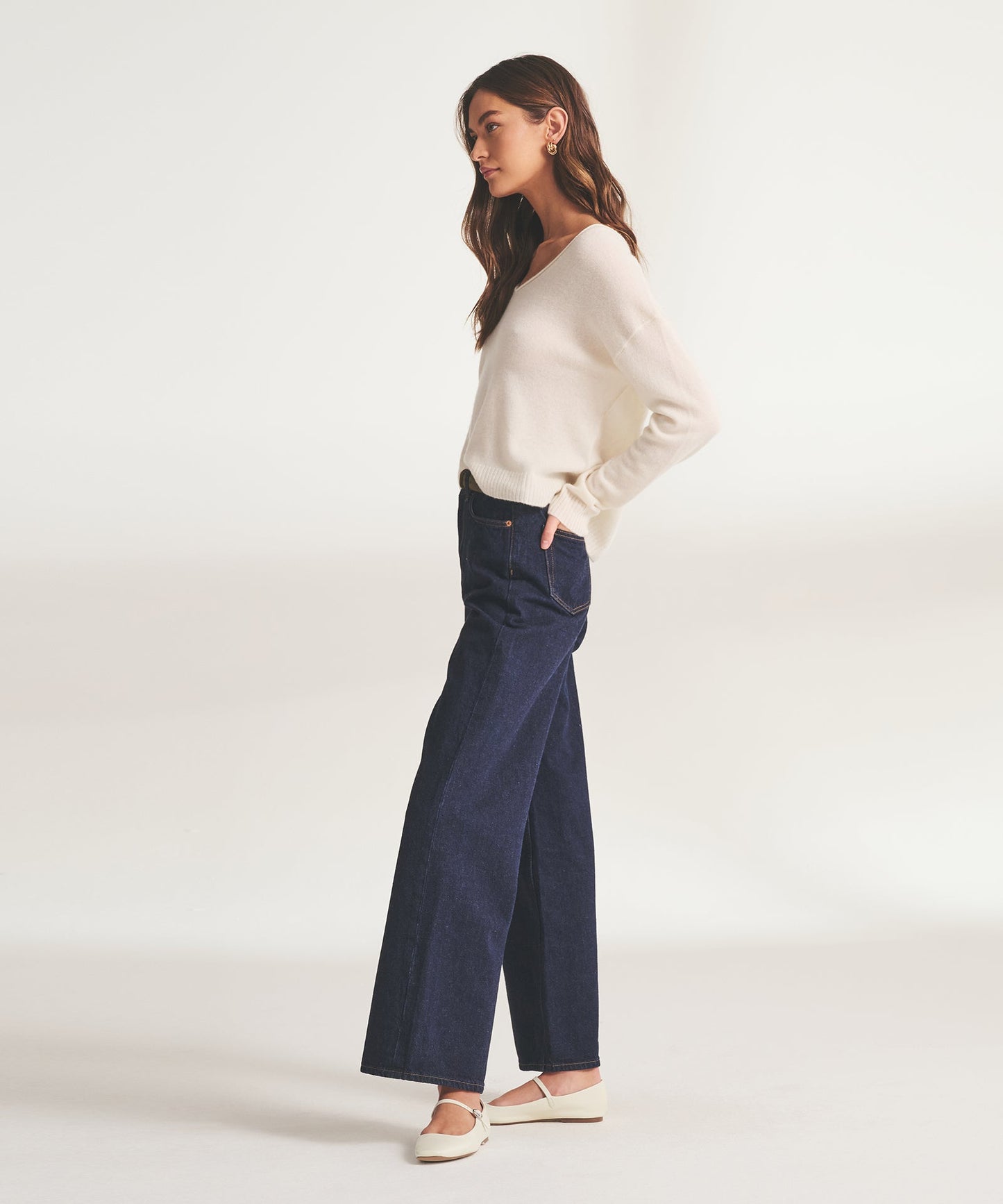 Lightweight Cashmere V-Neck Sweater