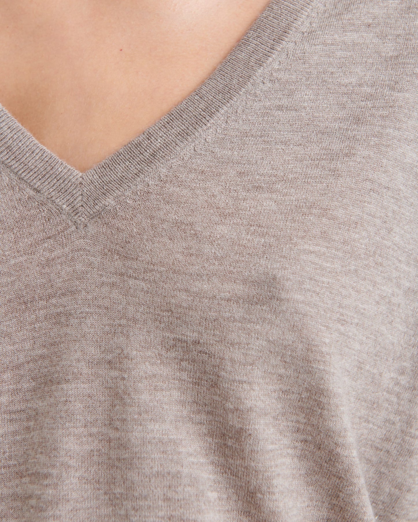 Super Fine Cashmere V-Neck