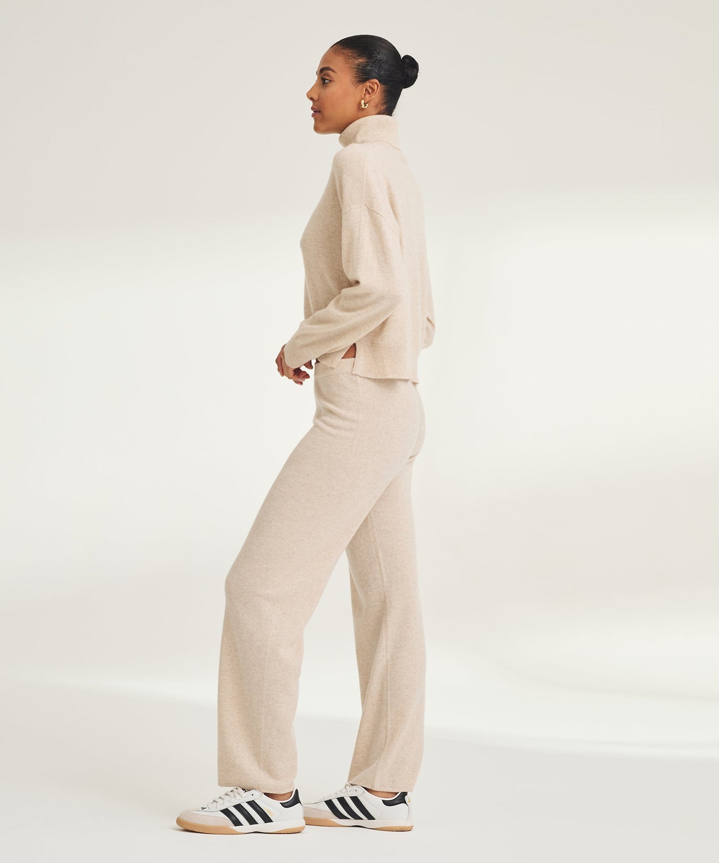 Signature Cashmere Boxy Turtleneck Sweater