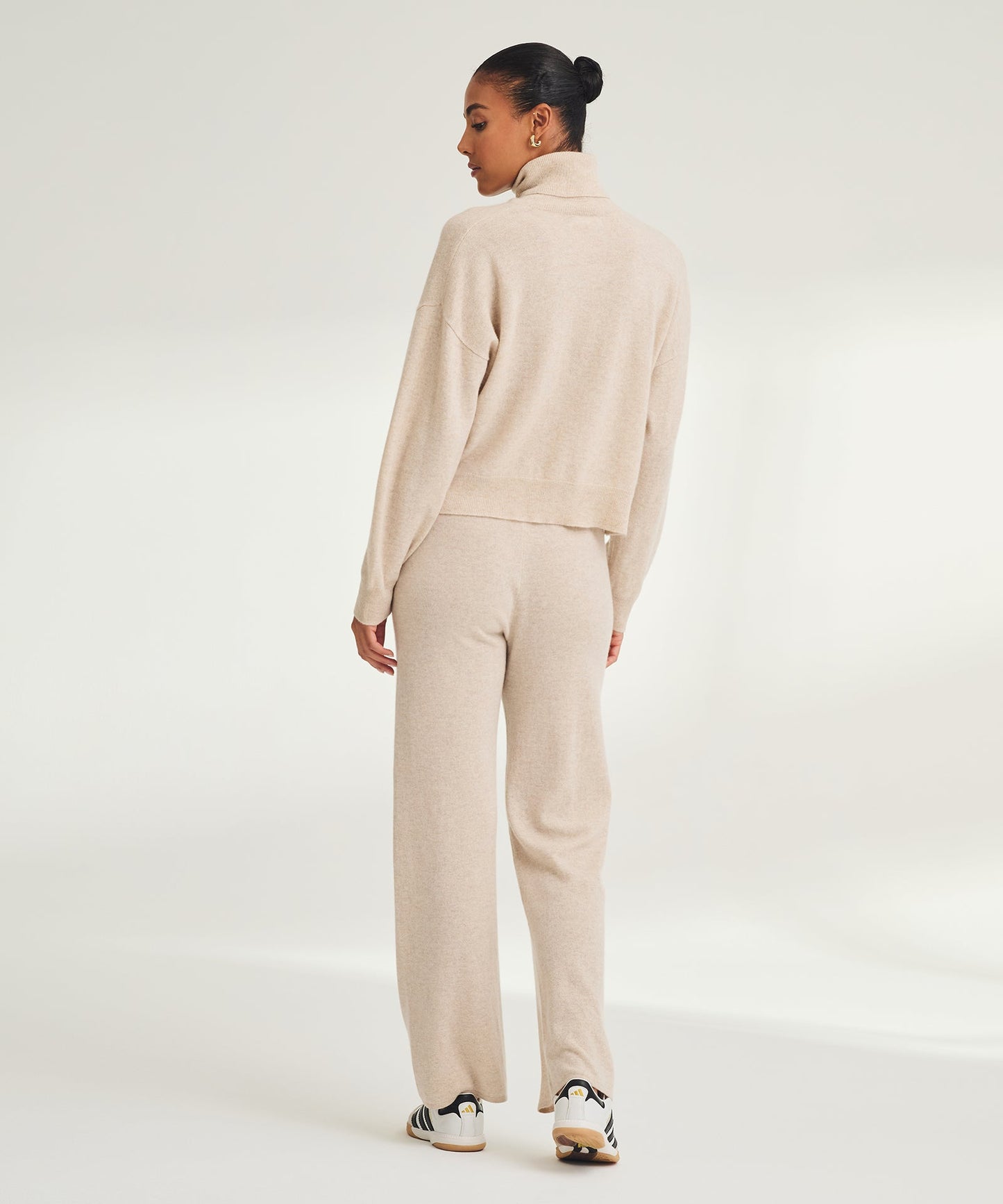 Signature Cashmere Boxy Turtleneck Sweater
