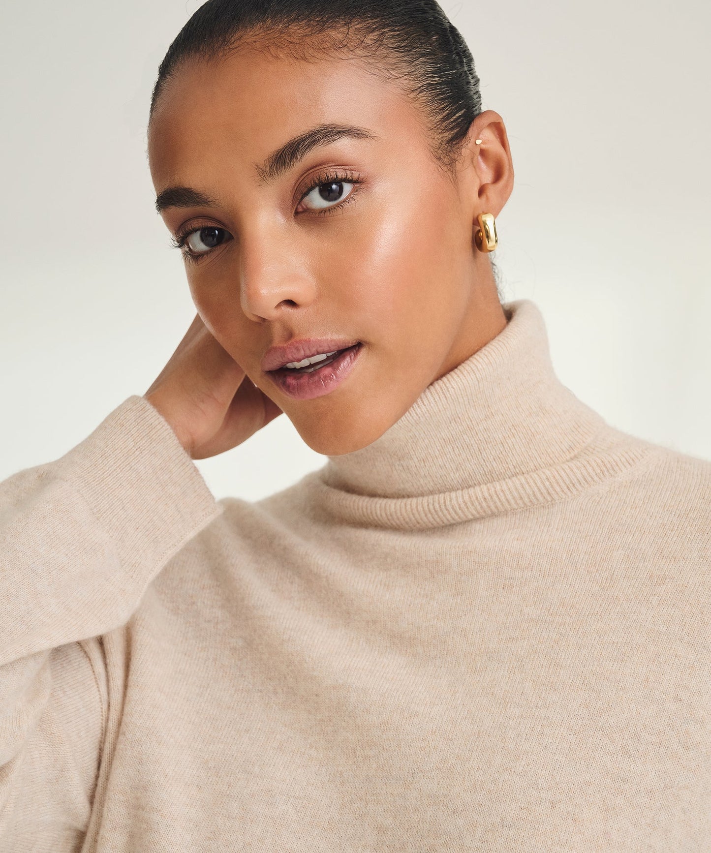 Signature Cashmere Boxy Turtleneck Sweater
