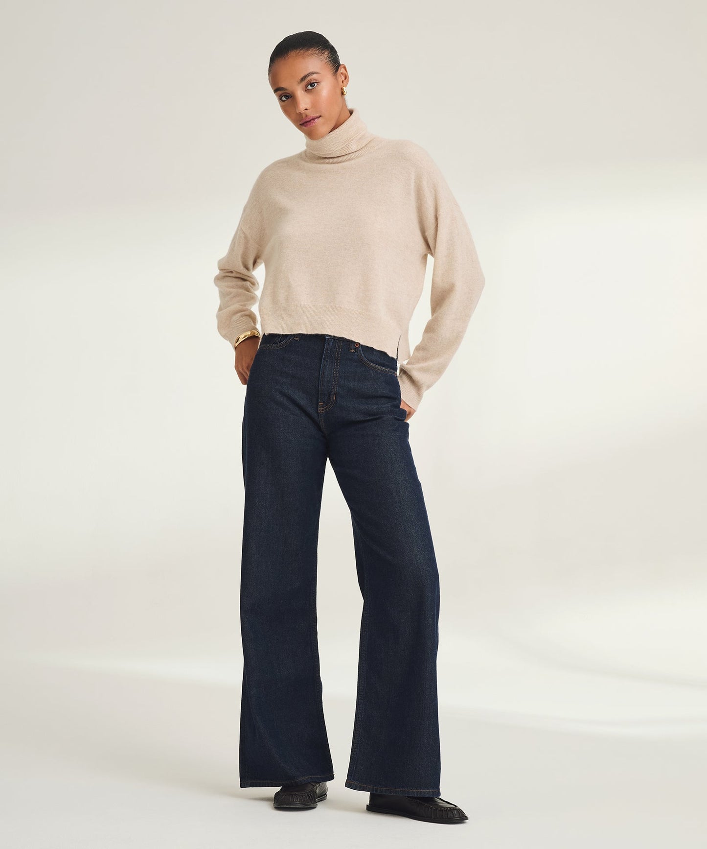 Signature Cashmere Boxy Turtleneck Sweater