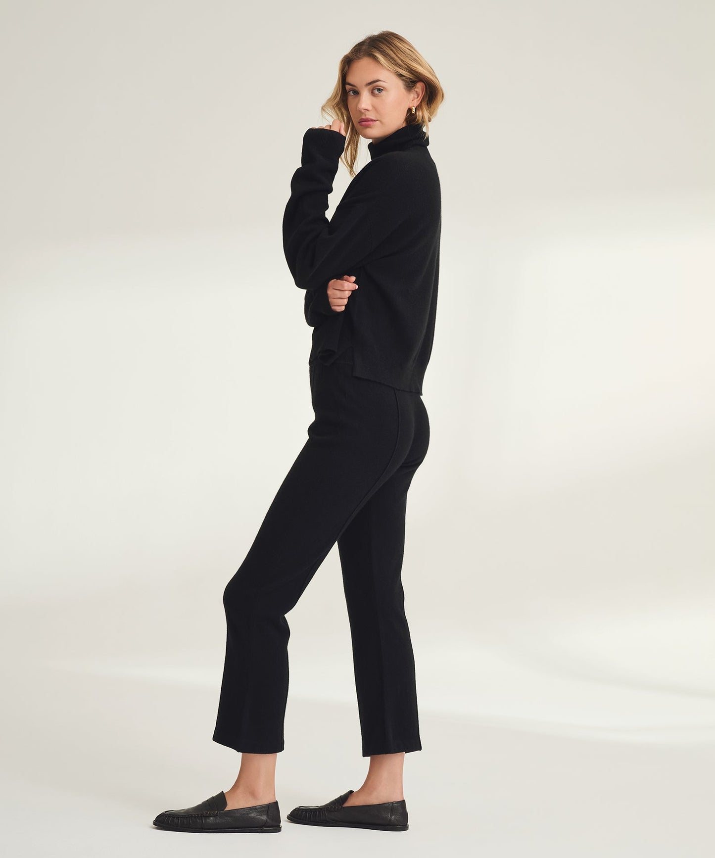 Signature Cashmere Boxy Turtleneck Sweater