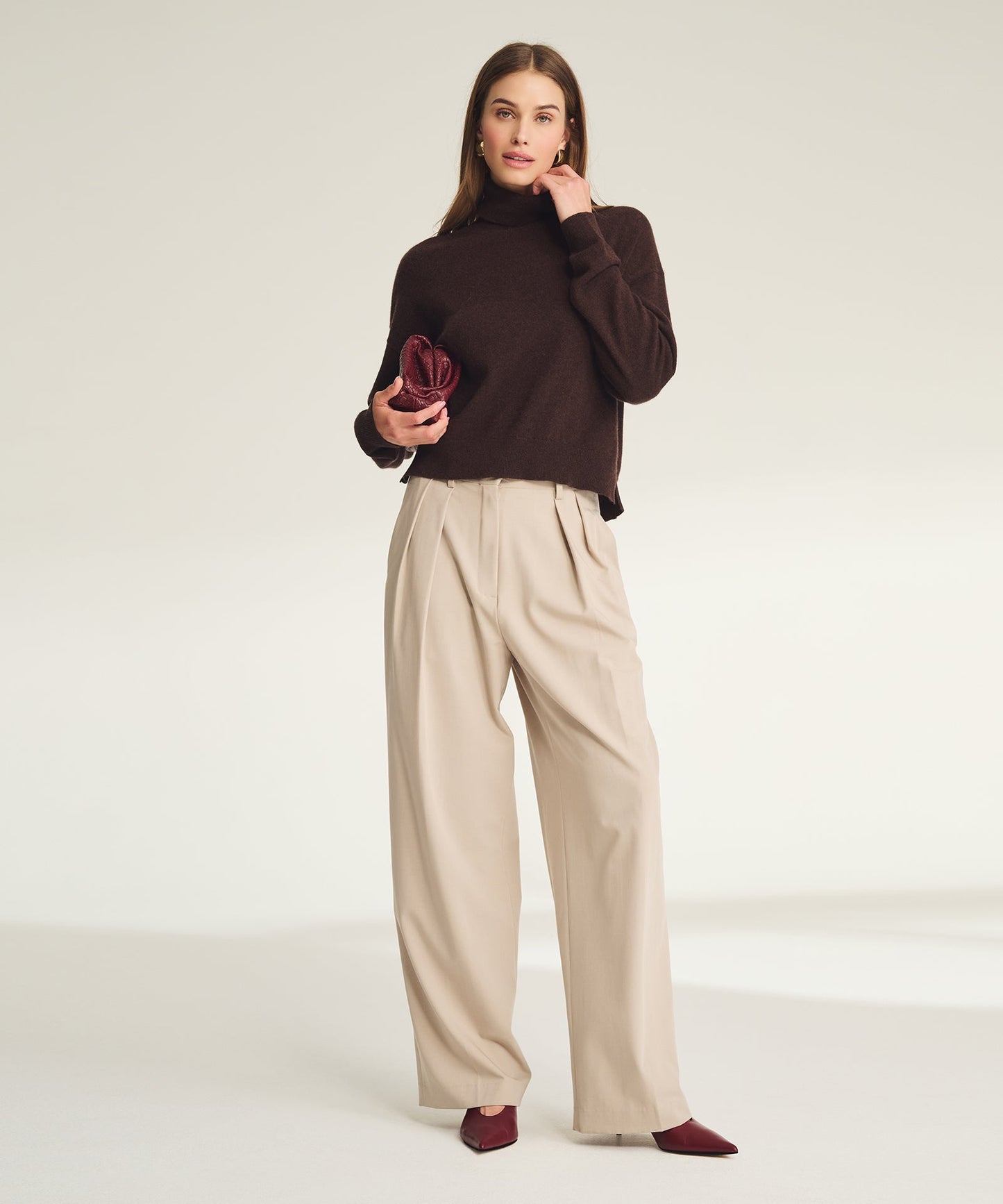 Signature Cashmere Boxy Turtleneck Sweater