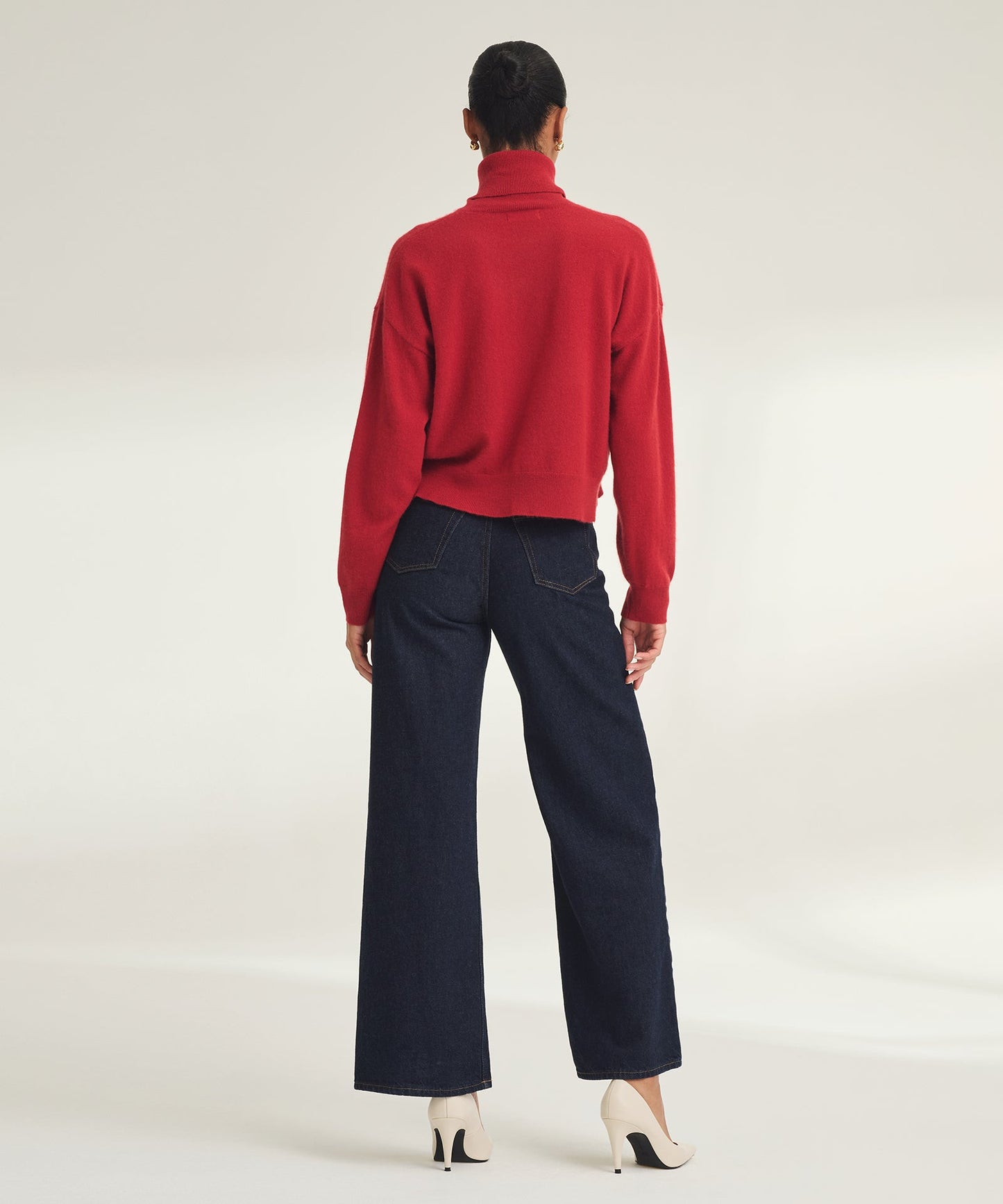 Signature Cashmere Boxy Turtleneck Sweater