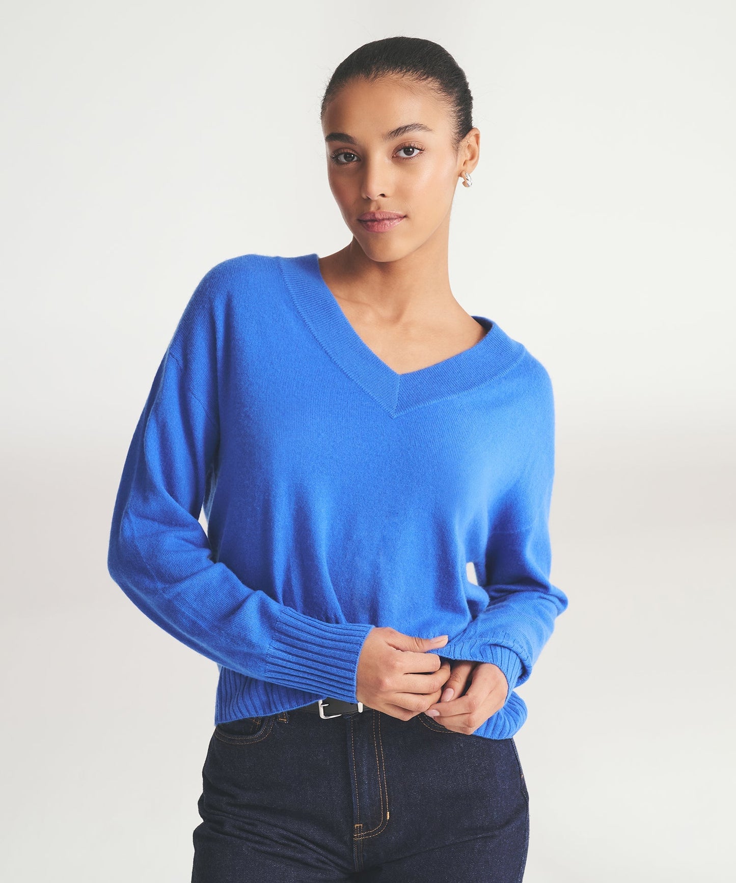Signature Cashmere Classic V-Neck Sweater
