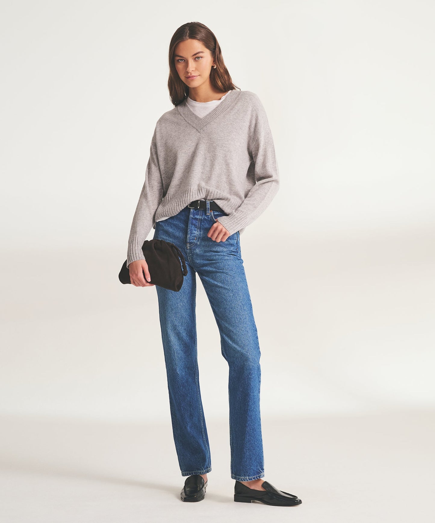 Signature Cashmere Classic V-Neck Sweater
