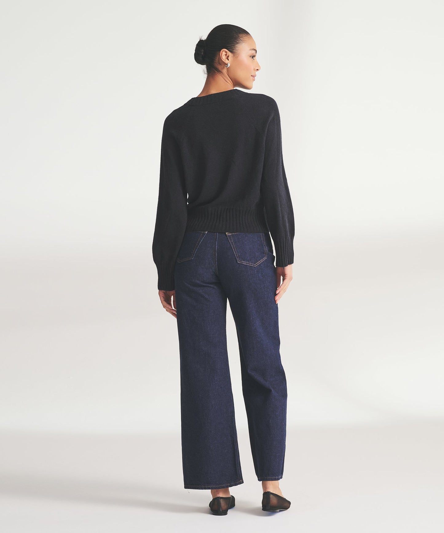 Signature Cashmere Raglan Crewneck Sweater