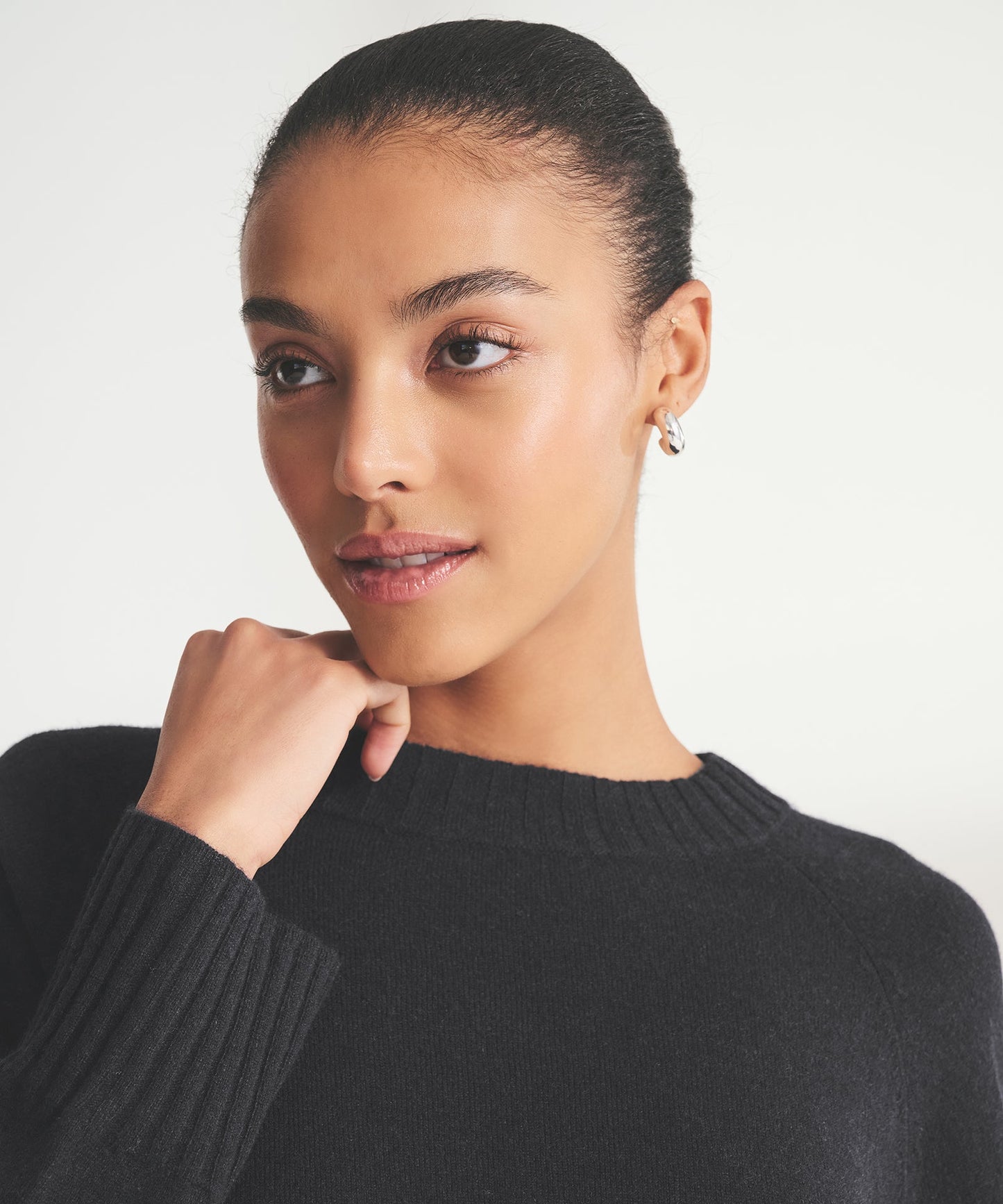 Signature Cashmere Raglan Crewneck Sweater