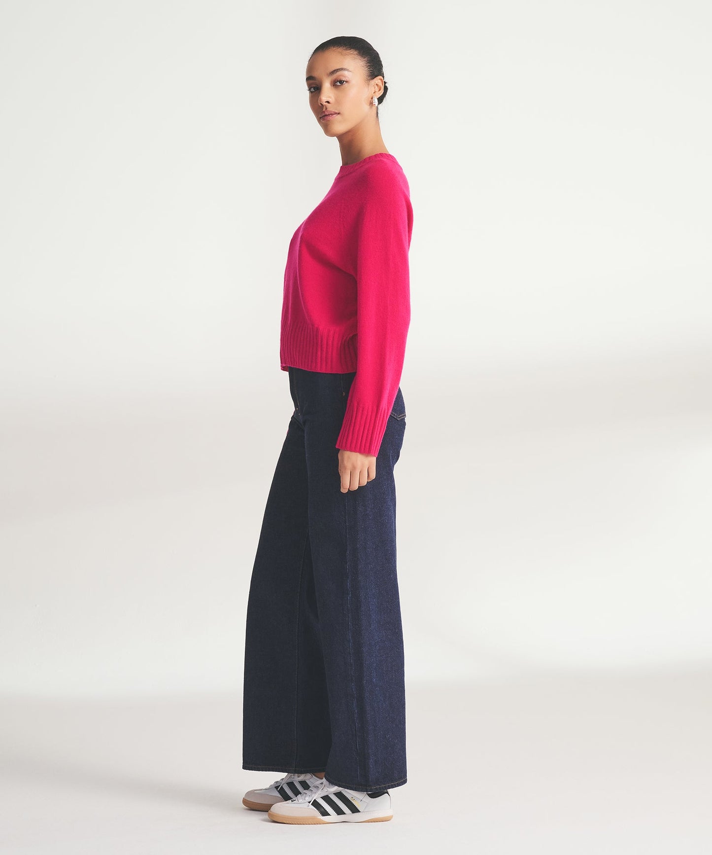 Signature Cashmere Raglan Crewneck Sweater