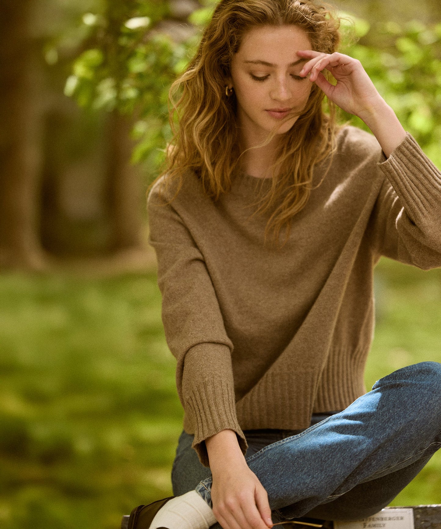 Signature Cashmere Raglan Crewneck Sweater