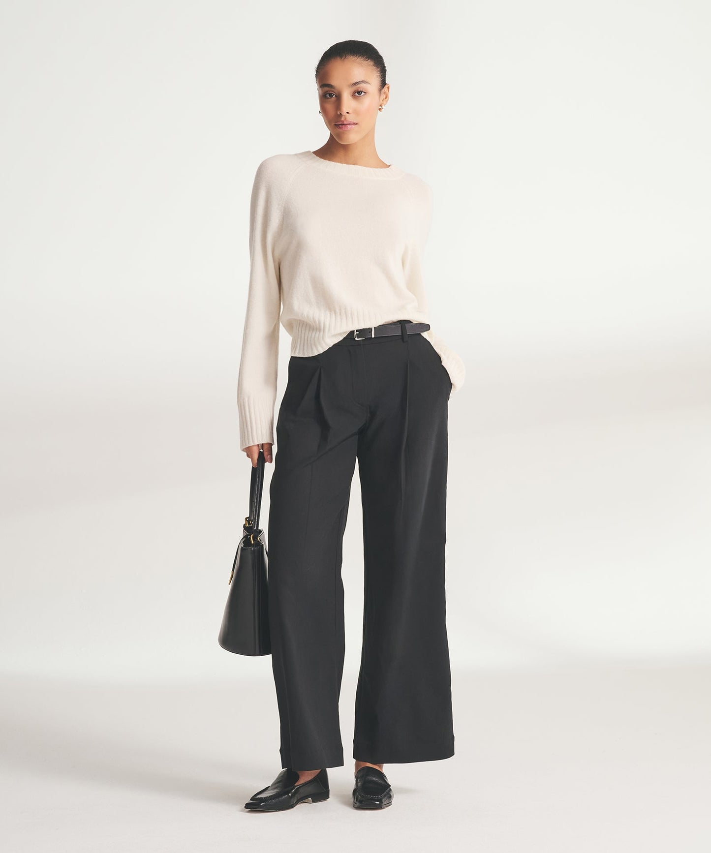 Signature Cashmere Raglan Crewneck Sweater