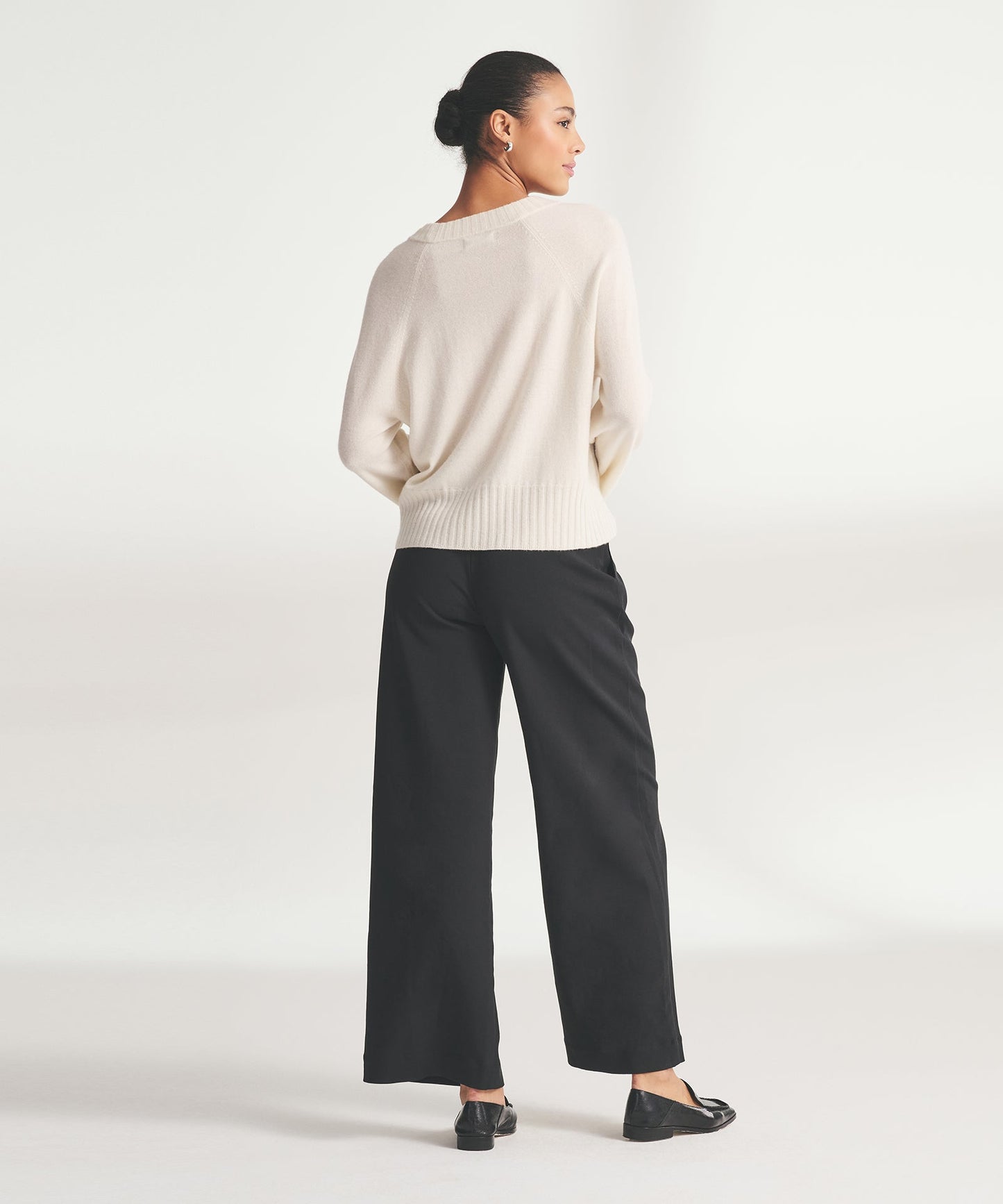 Signature Cashmere Raglan Crewneck Sweater