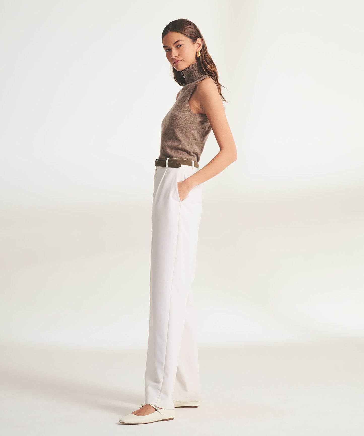 Signature Cashmere Sleeveless Turtleneck