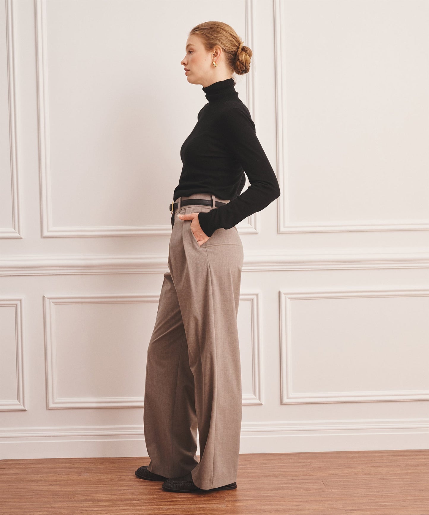 Super Fine Cashmere Classic Turtleneck Sweater