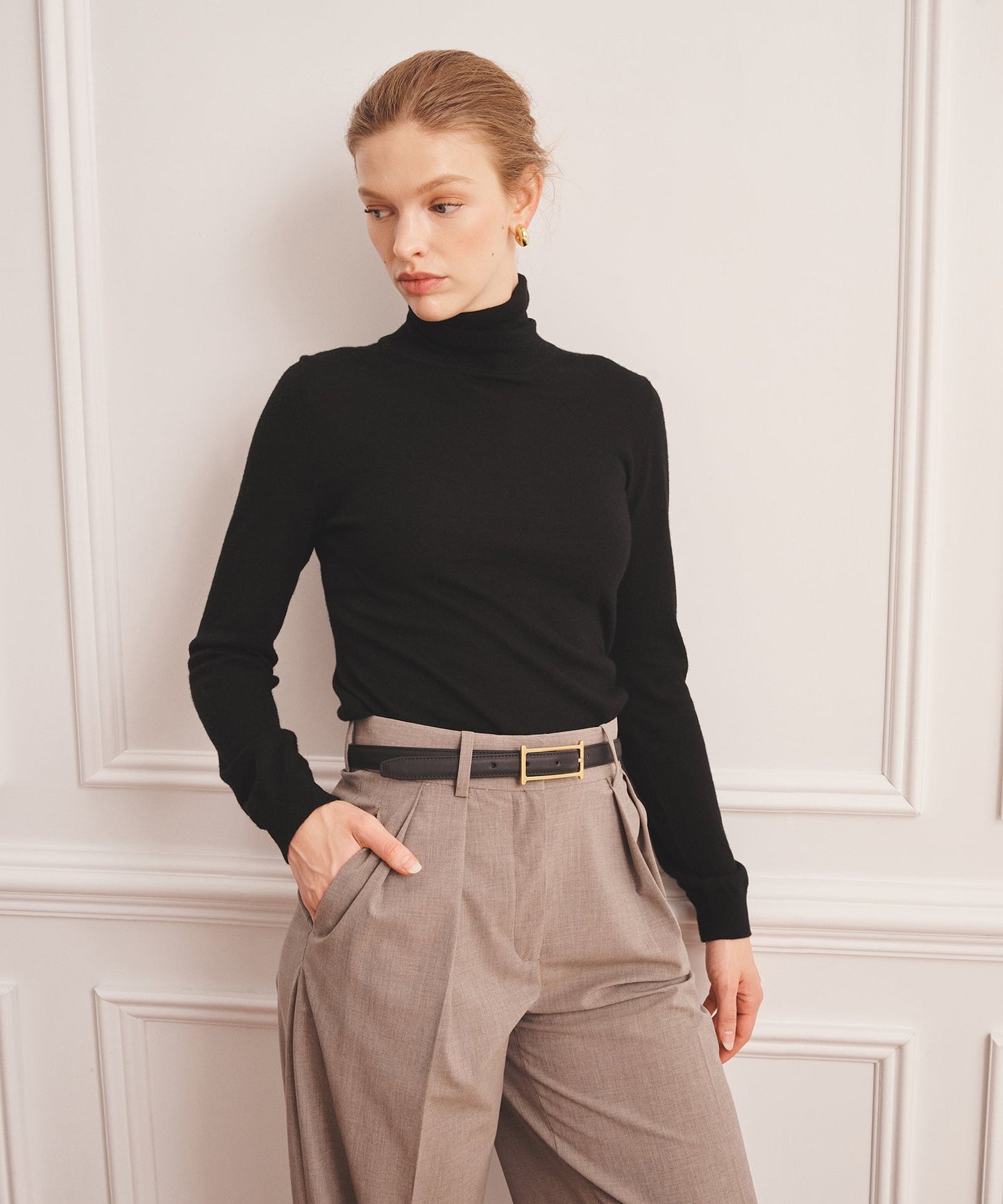 Super Fine Cashmere Classic Turtleneck Sweater
